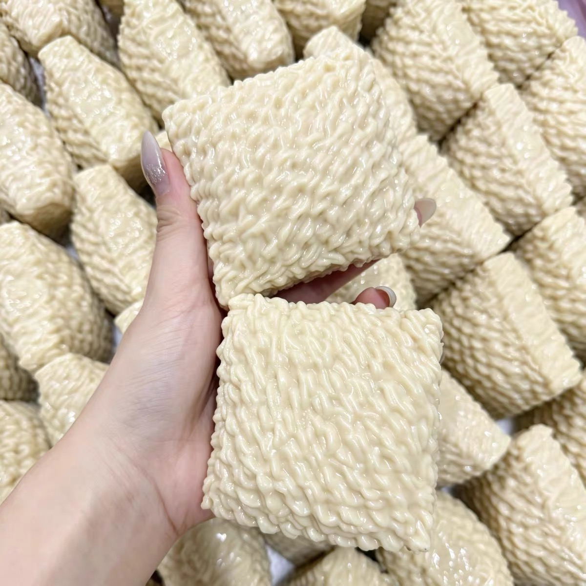 บะหมี่ผัดกรอบ ของเล่นบีบคลายเค - Novelty Gifts บทวิจารณ์และราคา